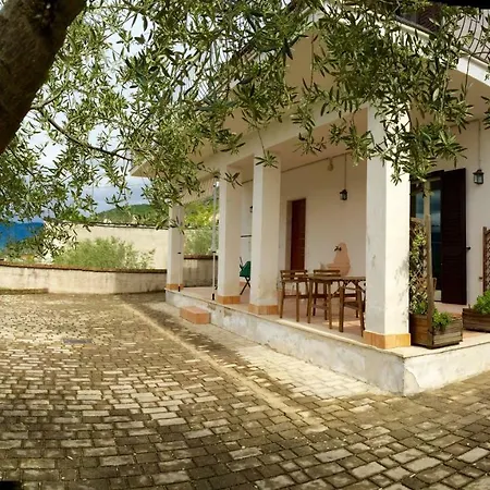 Holiday home Casa Vacanze Del Borgo *